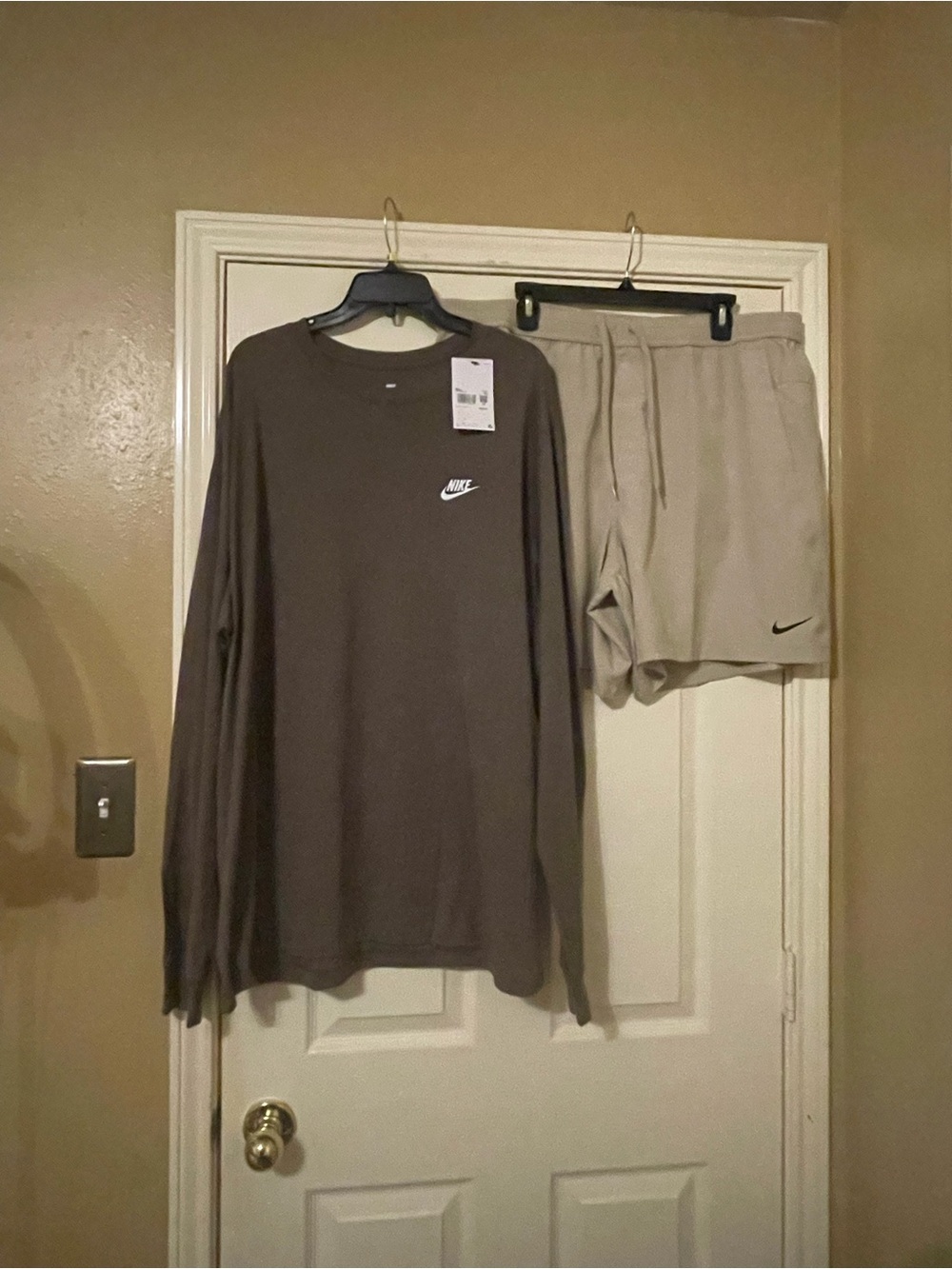 Bundle of Nike Long Sleeve Tee & Shorts Set Size: XXL